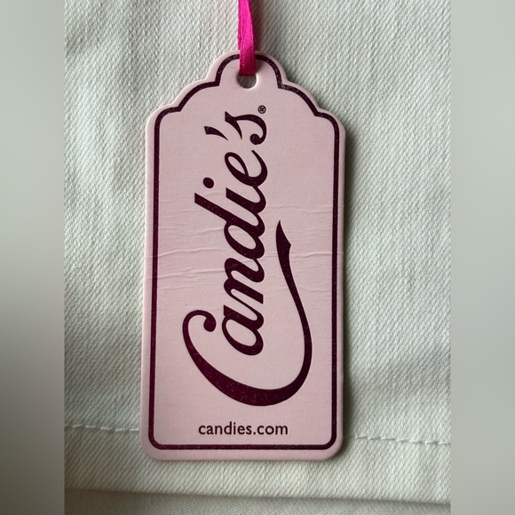 NWT Woman’s 7 Candies White Denim Shorts With Rhinestone Buttons Braided Detail - Picture 6 of 6